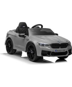 Vienvietīgs elektromobilis BMW M5, lakots sudraba krāsā