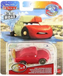 Mattel Disney Cars On the Road: Color Changers - Cave Lightning McQueen Vehicle (HMD67)