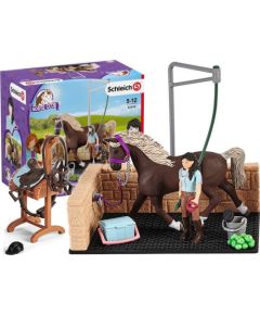 Schleich Horse Club washing area with Emily & Luna  play figure 42438