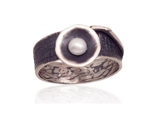 Серебряное кольцо #2101735(Matt+POx-MattBk)_PE, Серебро	925°, оксид (покрытие), Жемчуг , Размер: 18.5, 4.2 гр.