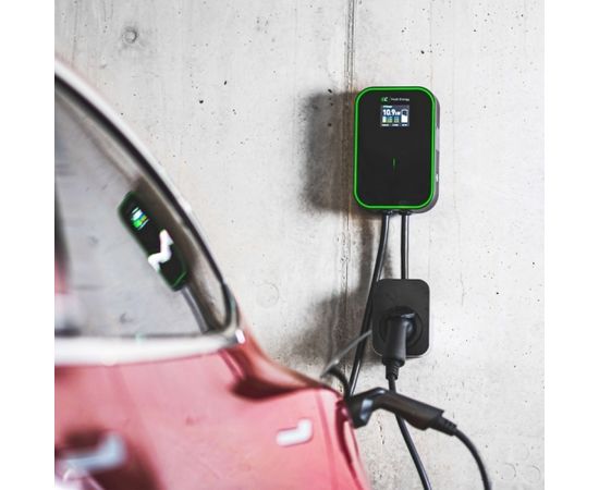 Green Cell EV Charger PowerBox 22kW charger with Type 2 socket and RFID for charging electric cars and Plug-In hybrids, 32 A