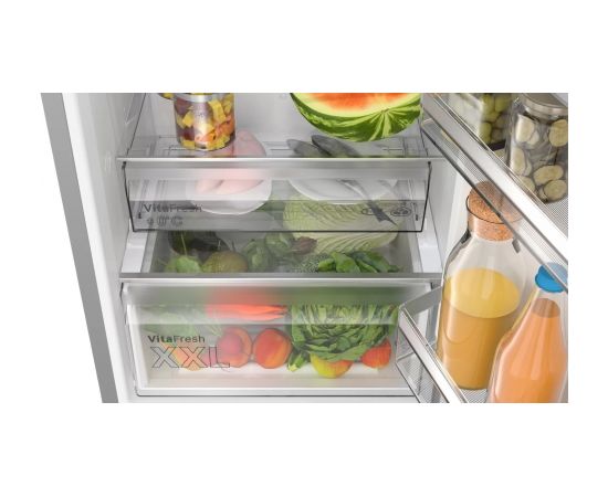 Bosch Serie 4 KGN39VICT fridge-freezer Freestanding 363 L C Stainless steel