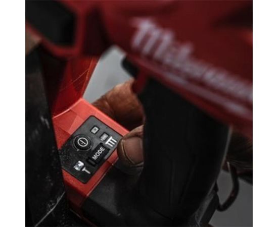 Milwaukee M18 FN15GA-0X Akumulatora naglotājs 18V (bez akumulatora un lādētāja)