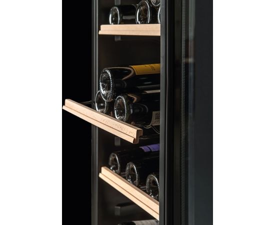 Ageing wine cabinet La Sommeliere CTVNE147