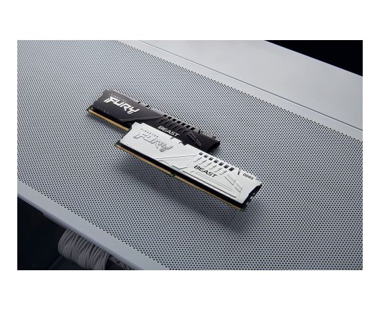 Kingston FURY 32 GB DDR5-5200, memory (white, KF552C36BWE-32, Beast, EXPO)