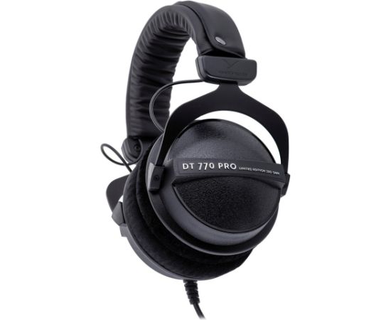 закрытые студийные наушники Beyerdynamic DT 770 PRO 250 OHM Black Limited Edition