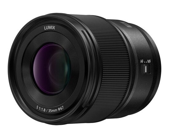 Panasonic Lumix S 35mm f/1.8 lens