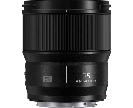 Panasonic Lumix S 35mm f/1.8 lens