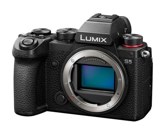 Panasonic Lumix DC-S5 + 24-105mm Kit