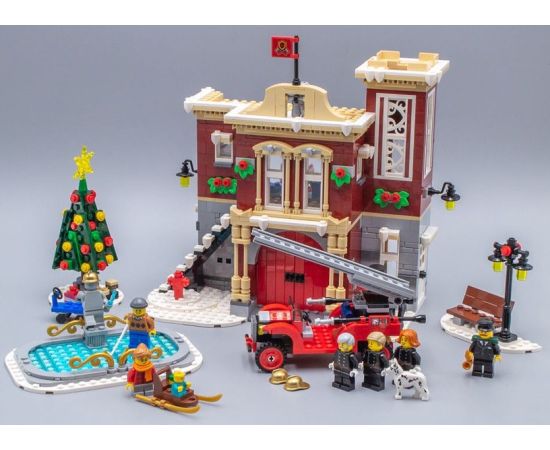 LEGO Creator Expert Ziemas ciemata ugunsdzēsēju depo 1026