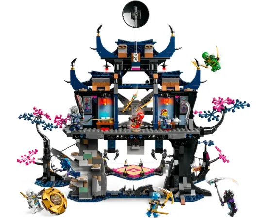 LEGO Ninjago Wolf Mask Shadow Dojo (71813)