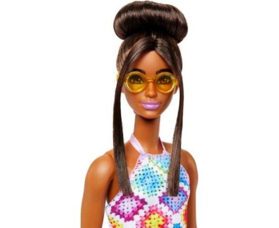 Lalka Barbie Mattel Fashionistas w kolorowej, „szydełkowej” sukience HJT07