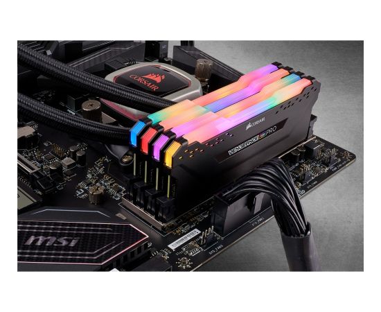 Corsair DDR4 - 64 GB -3600 - CL - 18 - Quad-Kit, RAM (black, CMW64GX4M4D3600C18, Vengeance RGB PRO)