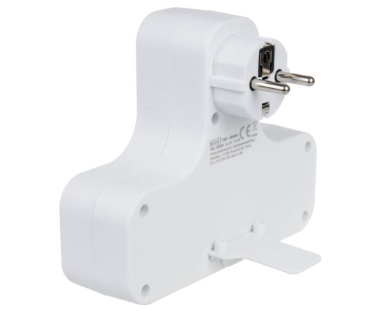 Maclean Energy MCE224 quad socket with switch and stabilizing foot.